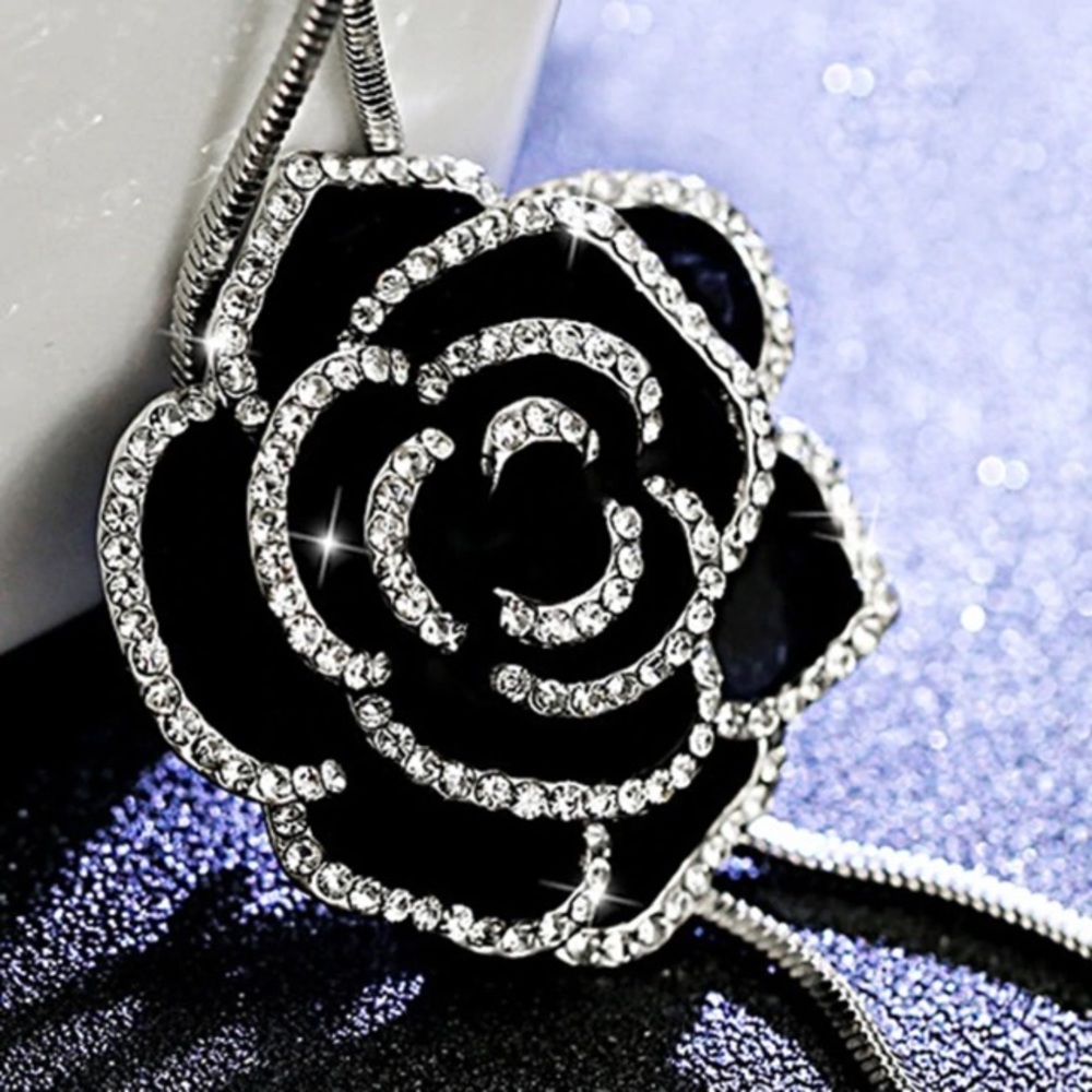 NEW💙💎GORGEOUS🖤BLACK🌹ROSE🖤PAVE CZ NECKLACE💎💙 - Picture 7 of 8